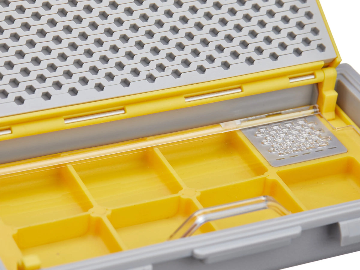 hard plastic tackle box SKB 7200 Large Rigid The Hard Master 500 has an attached hinged lid with two plastic latches that keep the lid shut during transport Plano 3600 Tackle Box Plano